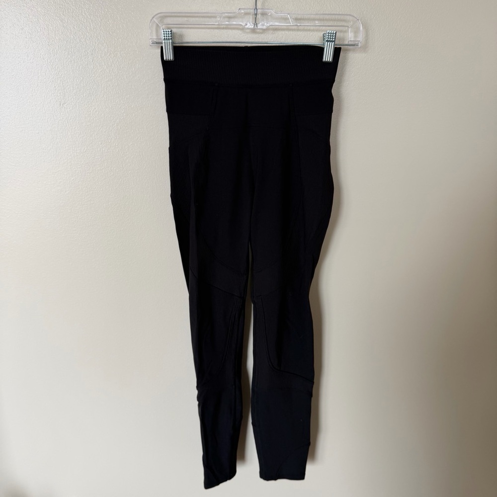 LULULEMON Ribbed High Rise Legging with Ribbed Panel in Black